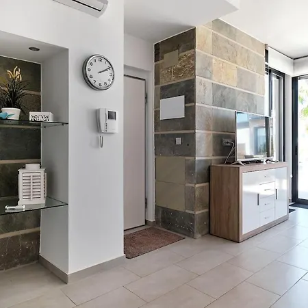 Oasis Hill Villa